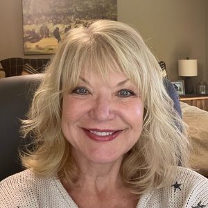 Meet your Posher, Lori